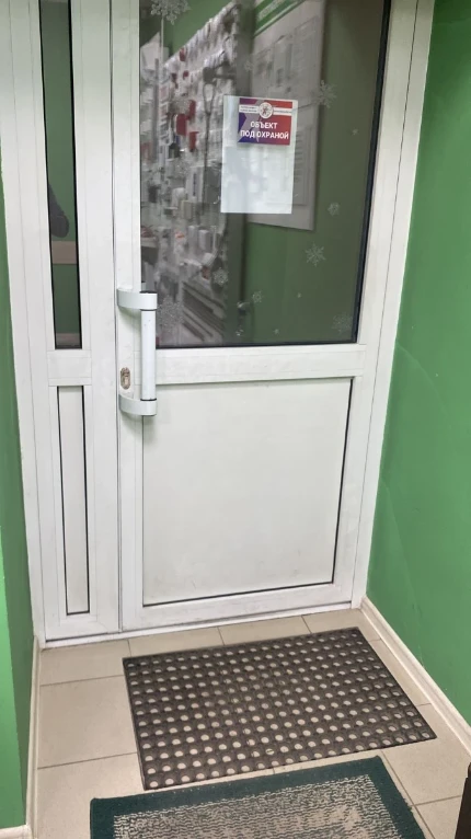 Одностворчатые двери из алюминиевого профиля. Изготовление и установка