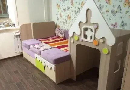 Набор мебели в детскую комнату "Пряничный домик"