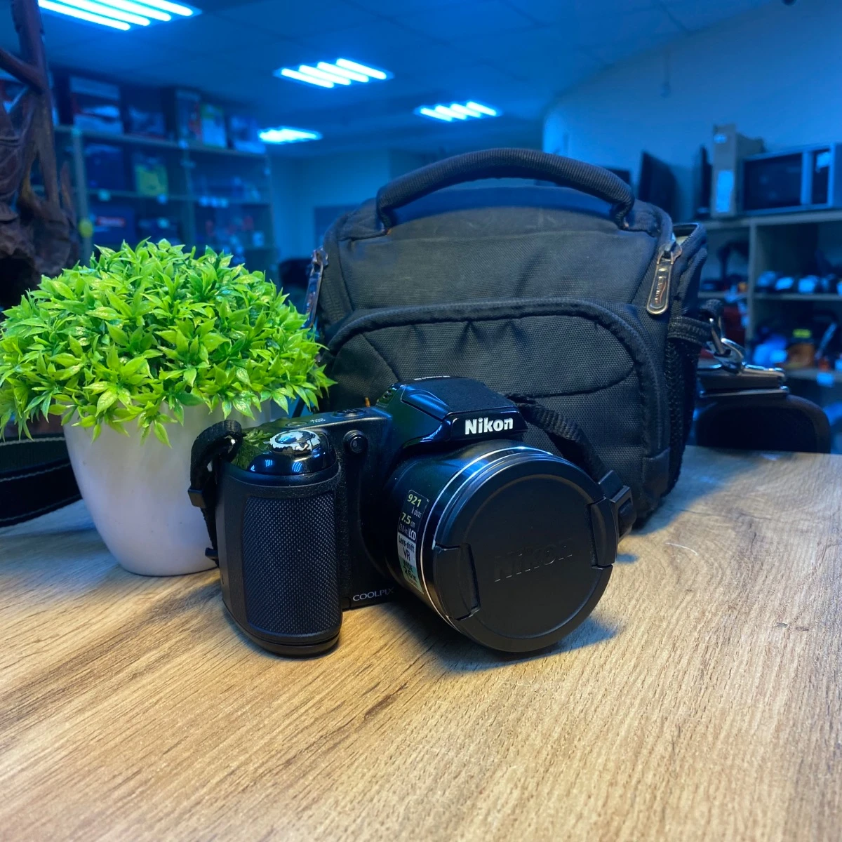 Компактная камера Nikon l840