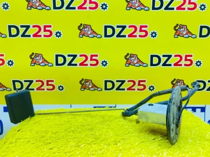 Фото для Датчик уровня топлива SUZUKI ESCUDO TA01R G16A 1989/Цвет 0AA задн. (б/у)