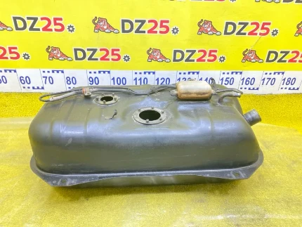 Фото для Бензобак SUZUKI ESCUDO TA01R G16A 1989/Цвет 0AA задн. (б/у)