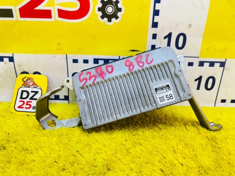 Фото для Блок управления двс TOYOTA WISH ZGE20W 2ZRFAE 2013/Цвет 202 перед. (б/у)