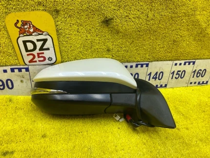 Фото для Уши TOYOTA NOAH/VOXY/ESQUIRE ZRR80G/ZRR80W/ZRR80/ZRR85G/ZRR85W/ZRR85/ZWR80/ZWR80G/ZWR80W 3ZRFAE 2015/Цвет 070 перед. прав. (б/у)