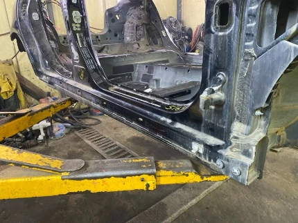 Фото для Порог кузова Mercedes-Benz A-CLASS/A180 W176/WDD176.042 M270E16R4/270.910/270910 2012/Цвет 191 перед. прав. (б/у)