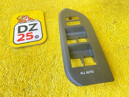 Фото для Блок управления стеклоподъемниками TOYOTA LAND CRUISER PRADO (б/у)