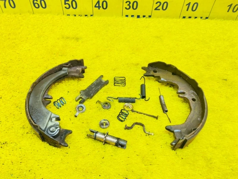 Фото для Механизм стояночного тормоза TOYOTA LAND CRUISER PRADO VZJ120W 5VZFE 2004/Цвет 1D4 задн. прав. (б/у)