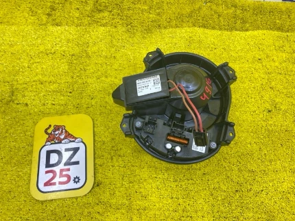 Фото для Мотор печки Mercedes-Benz GLA-CLASS WDC156/156.942 M270E16R4/270.910/270910 2014/Цвет 787 перед. (б/у)