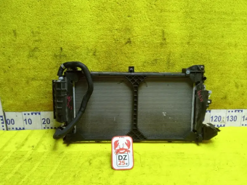 Радиатор основной Nissan Leaf AZE0 EM57 2013/Цвет QAB перед.