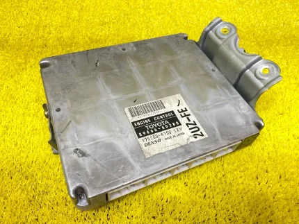 Фото для Блок управления двс TOYOTA LAND CRUISER UZJ100W/UZJ100R/UZJ100L/UZJ100 2UZFE 2001 (б/у)