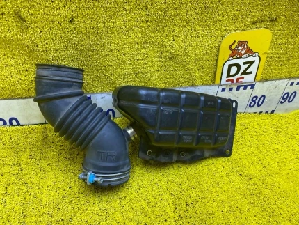 Фото для Патрубок воздушного фильтра TOYOTA LAND CRUISER PRADO TRJ150W/TRJ150L/TRJ150/TRJ152/TRJ155 2TR-FE 2020 перед. (б/у)