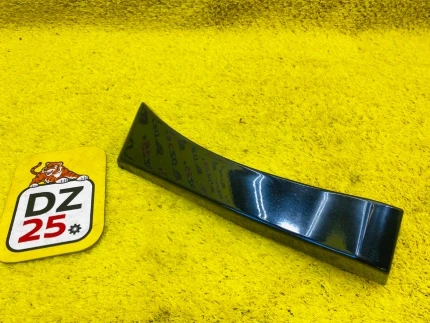 Фото для Накладка на крыло TOYOTA NOAH ZRR85W 3ZRFAE 2014/Цвет 202 перед. прав. (б/у)