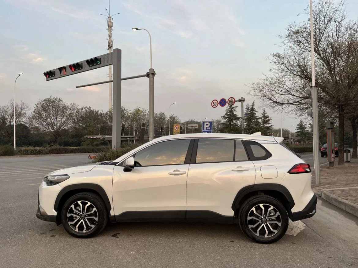 TOYOTA FRONTLANDER 2022 год