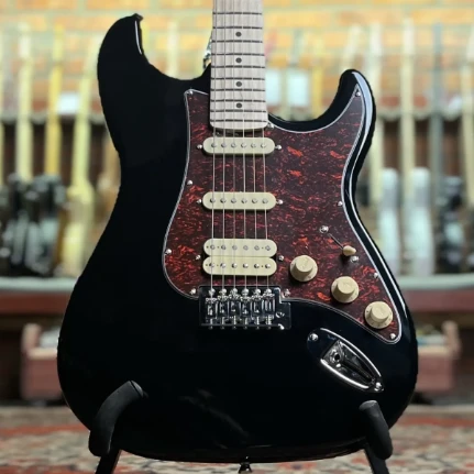 Фото для Электрогитара DeMarco DMSEST250 Stratocaster HSS Black, DeMarco (ДеМарко)